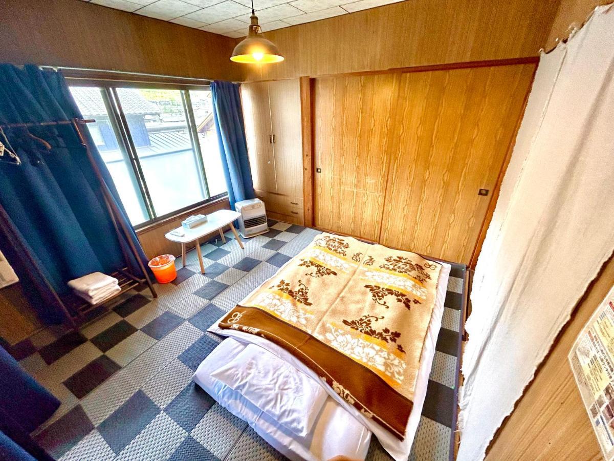 מיושי 四国旅行のhub拠点 古民家ゲストハウス Heso Camp מראה חיצוני תמונה