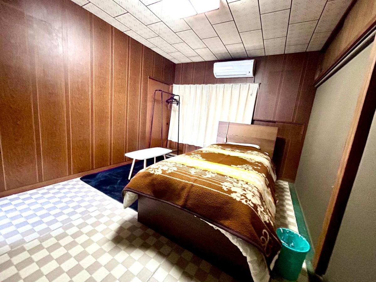 מיושי 四国旅行のhub拠点 古民家ゲストハウス Heso Camp מראה חיצוני תמונה