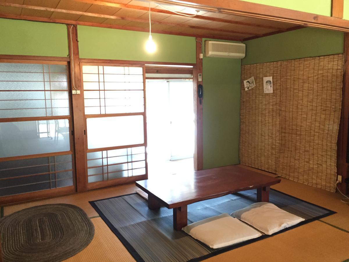 מיושי 四国旅行のhub拠点 古民家ゲストハウス Heso Camp מראה חיצוני תמונה