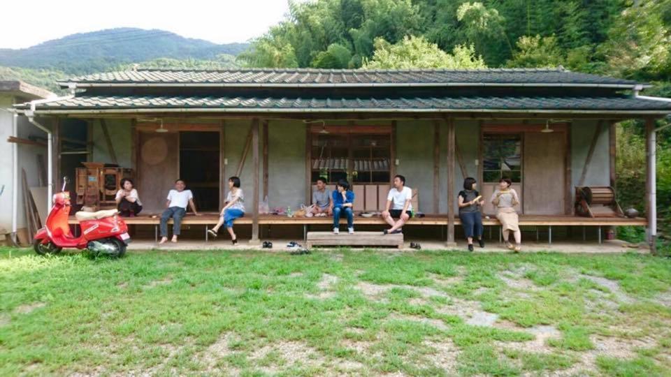 מיושי 四国旅行のhub拠点 古民家ゲストハウス Heso Camp מראה חיצוני תמונה