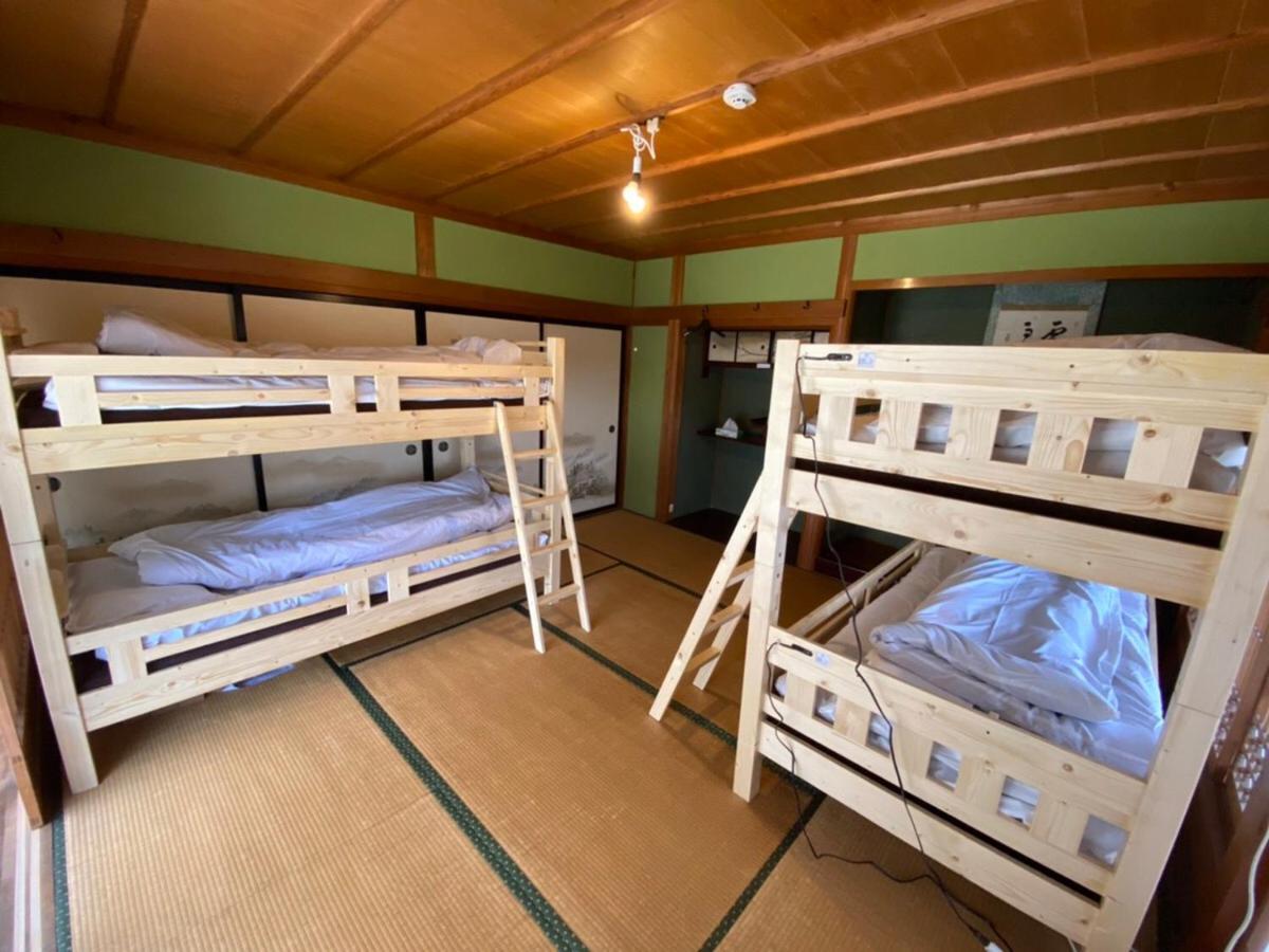 מיושי 四国旅行のhub拠点 古民家ゲストハウス Heso Camp מראה חיצוני תמונה