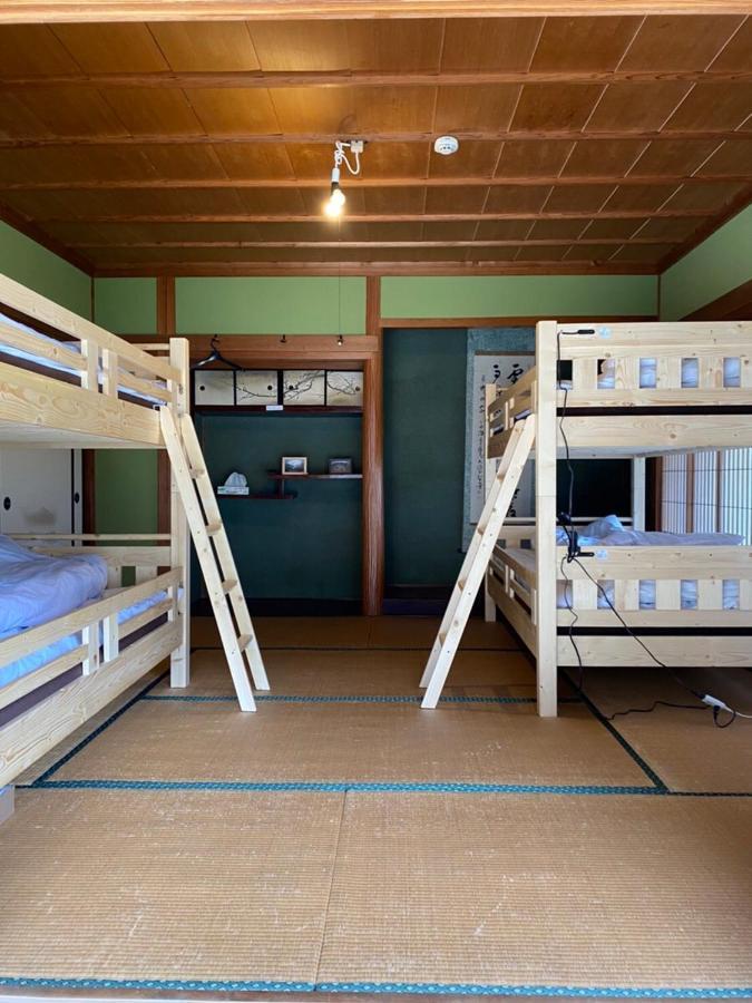 מיושי 四国旅行のhub拠点 古民家ゲストハウス Heso Camp מראה חיצוני תמונה